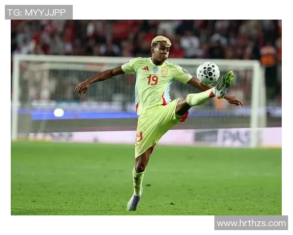 天才球员菲利克斯：从青训之星到世界级足球巨星的蜕变之路